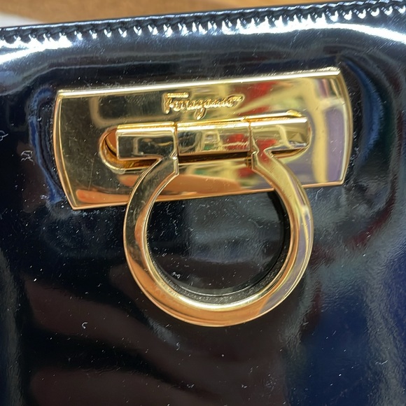 Salvatore Ferragamo shoulder bag - Picture 6 of 9